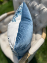 Load image into Gallery viewer, Great Barrier Reef throw pillow
